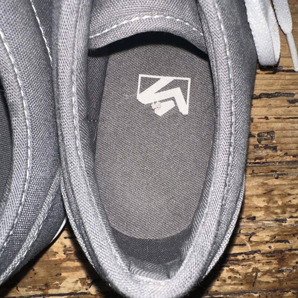 Vans Off The Wall Women’s Gray Canvas Skate Shoes Size 7.5